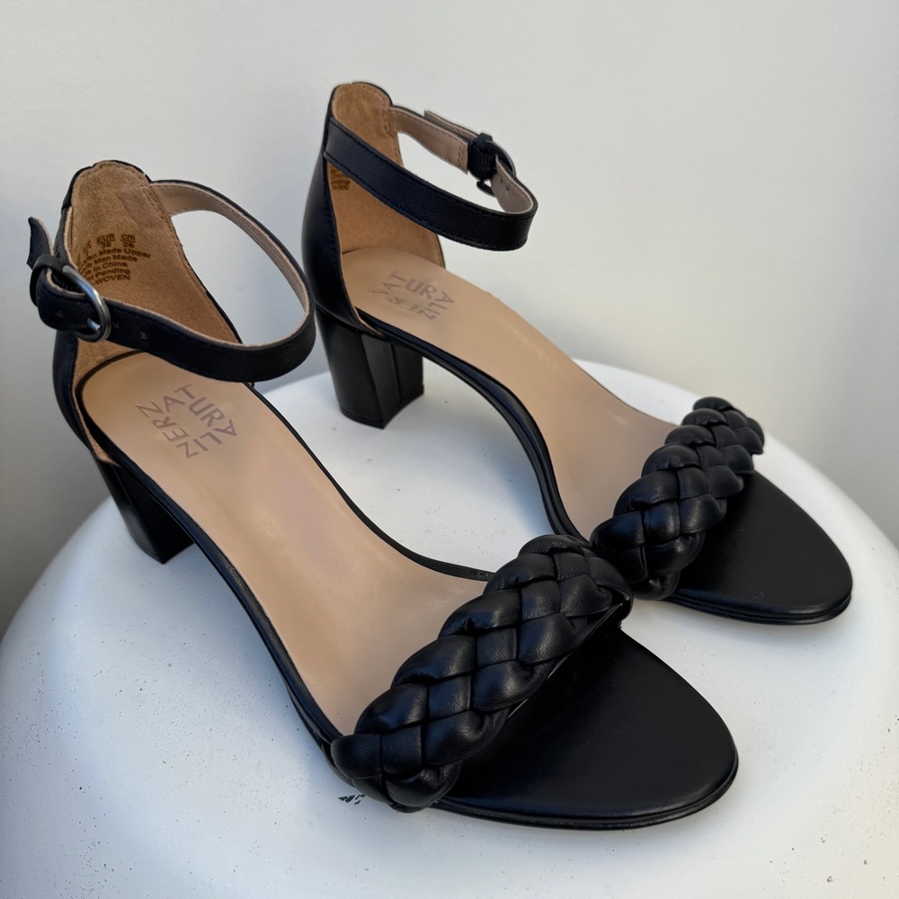 Naturalizer Black Leather Ankle Strap Heeled Sandals Size 9 - Picture 4 of 9